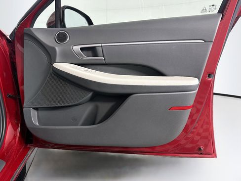 Used 2025 Hyundai Sonata SEL FWD image 32