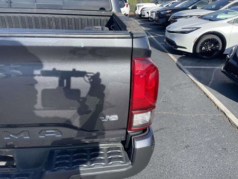 Used 2022 Toyota Tacoma SR5 image 17