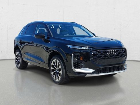 New 2026 Audi Q3 quattro 2.0T AWD/4WD image 3