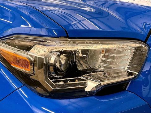 Used 2020 Toyota Tacoma TRD Off-Road image 27