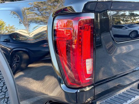 Used 2022 GMC Sierra 2500 Denali w/ Denali Ultimate Package image 10