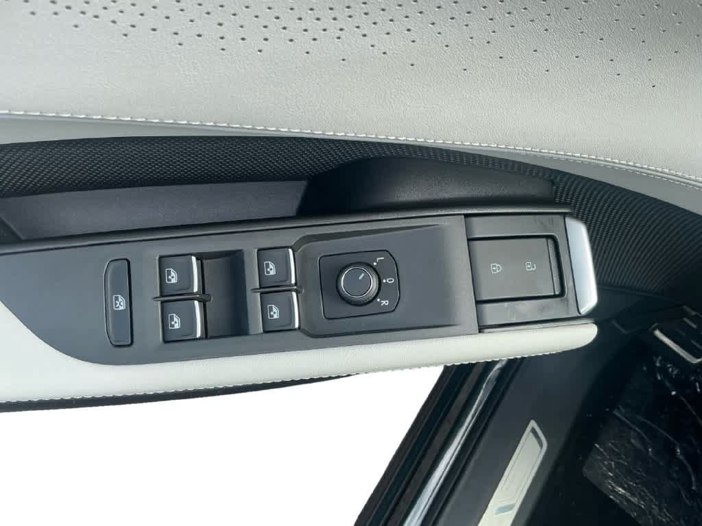 New 2027 Volkswagen Atlas SEL R-Line AWD/4WD image 16