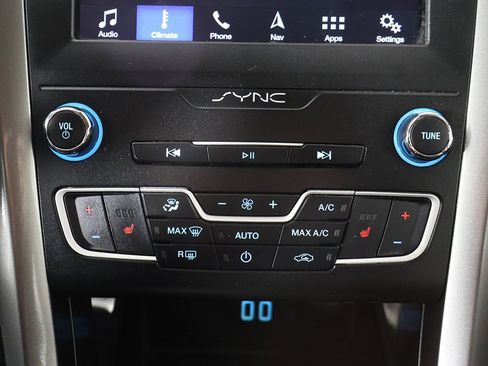 Used 2019 Ford Fusion SEL image 43