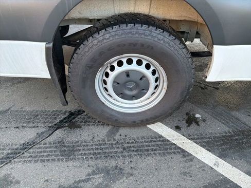 Used 2021 Mercedes-Benz Sprinter 2500 image 15