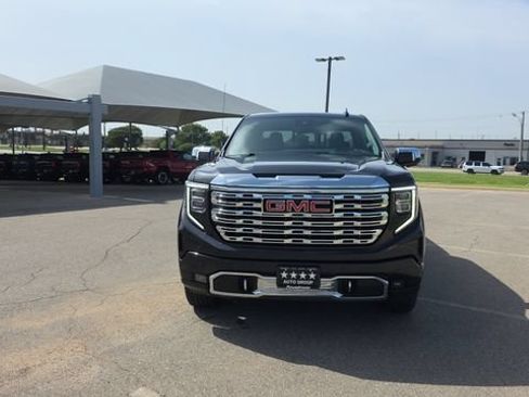 Used 2022 GMC Sierra 1500 Denali w/ Denali Reserve Package AWD/4WD image 3