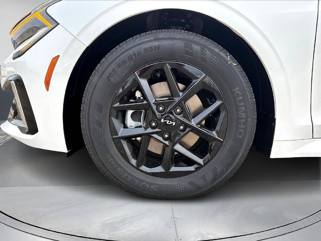 New 2027 Kia K5 LXS FWD image 15