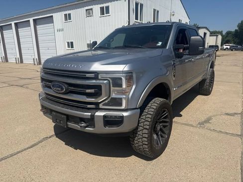 Used 2022 Ford F350 Platinum AWD/4WD image 5