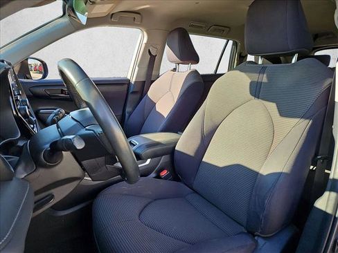 Certified 2022 Toyota Highlander LE image 10