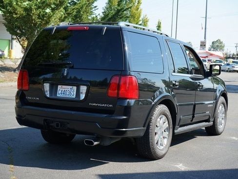 Used 2004 Lincoln Navigator Luxury image 3