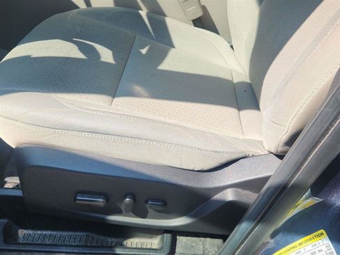 Used 2018 Ford Escape SE FWD image 11