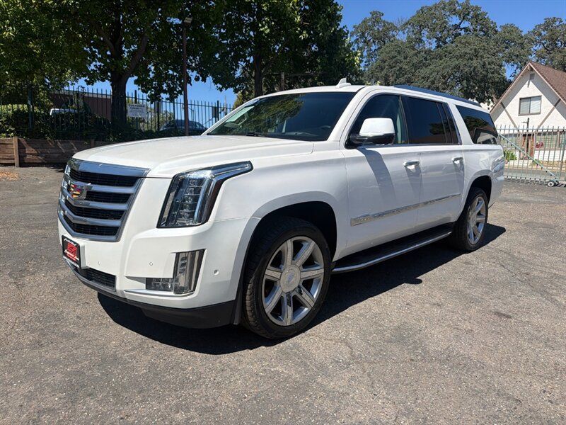 Used 2018 Cadillac Escalade ESV Premium Luxury AWD/4WD image 2