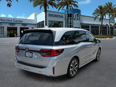 Used 2025 Honda Odyssey Elite image 8