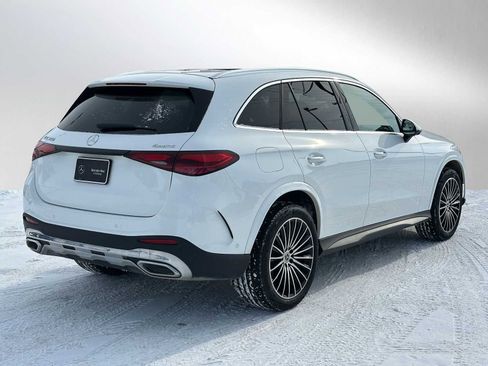 Used 2024 Mercedes-Benz GLC 300 4MATIC image 3