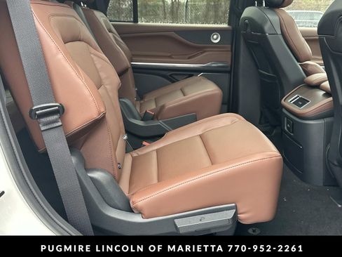 New 2026 Lincoln Navigator Reserve AWD/4WD image 15