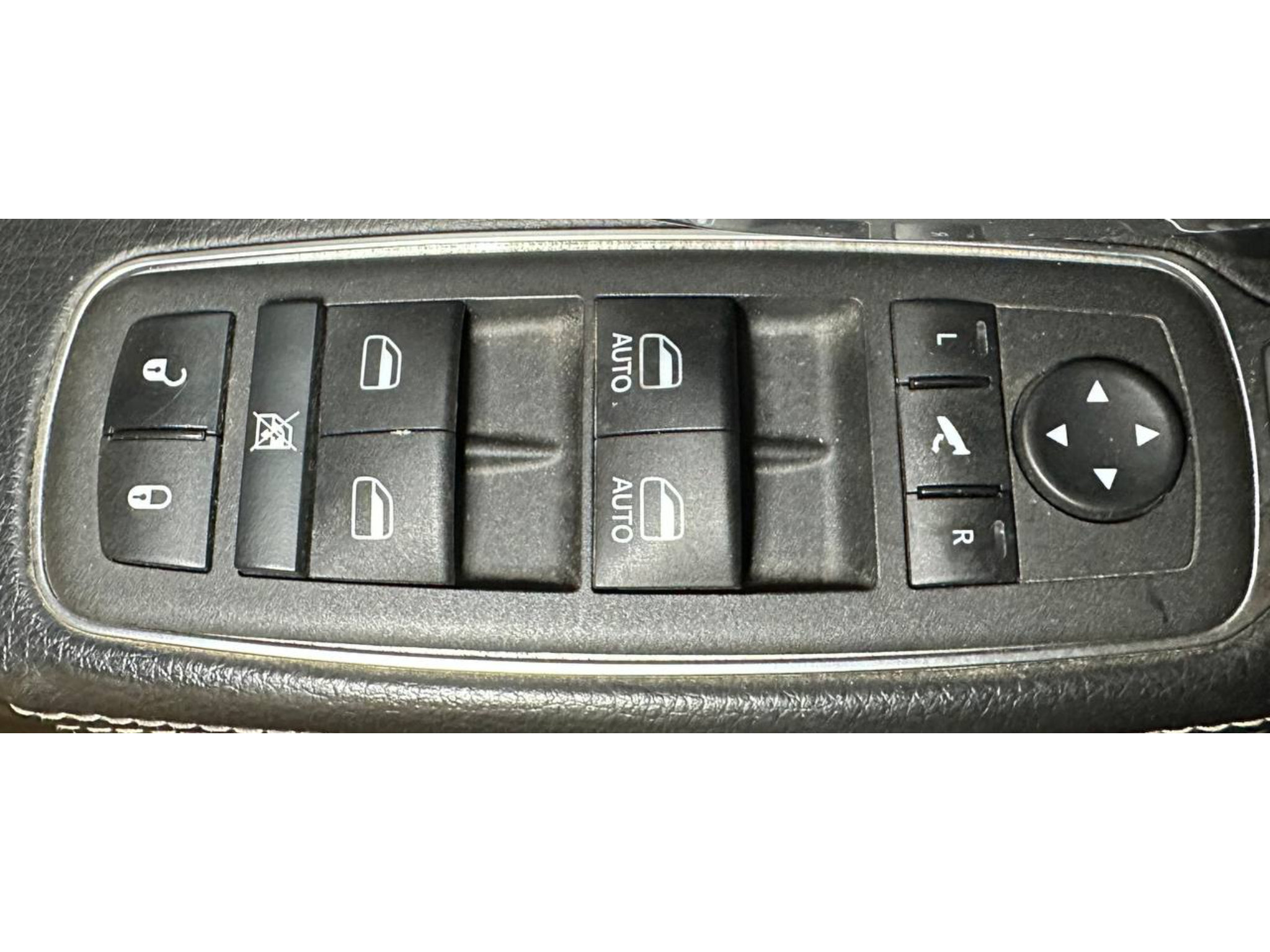Used 2023 RAM 3500 Laramie AWD/4WD image 32