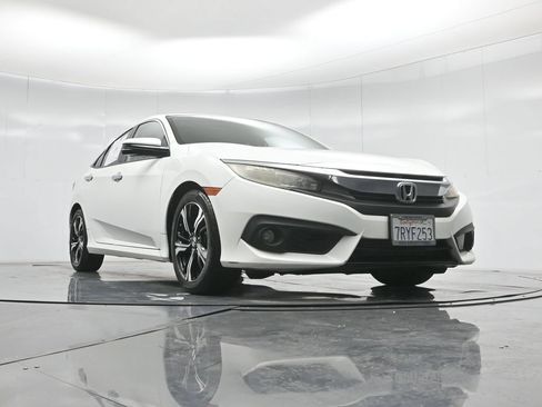 Used 2016 Honda Civic Touring image 42