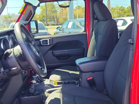 Used 2023 Jeep Gladiator Sport image 22