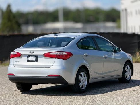 Used 2015 Kia Forte LX w/ Popular Package FWD image 9