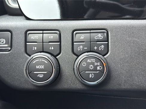 Used 2025 Chevrolet Silverado 3500 LT w/ All Star Edition image 21