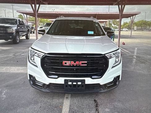 Used 2022 GMC Terrain SLT w/ Infotainment Package II AWD/4WD image 21