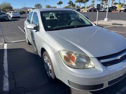 Used 2007 Chevrolet Cobalt LT image 2