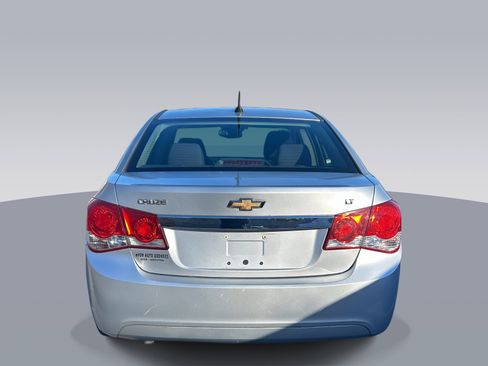 Used 2013 Chevrolet Cruze LT image 4