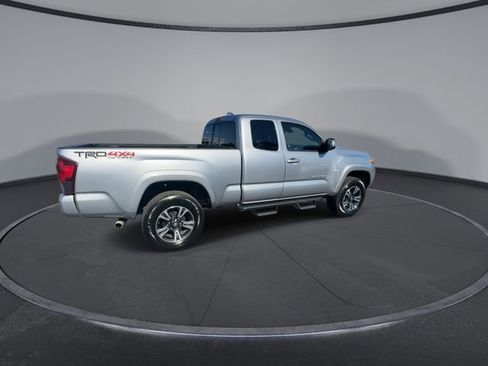 Used 2019 Toyota Tacoma TRD Sport image 16