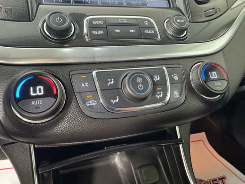 Used 2020 Chevrolet Impala LT w/ LT Convenience Package image 20