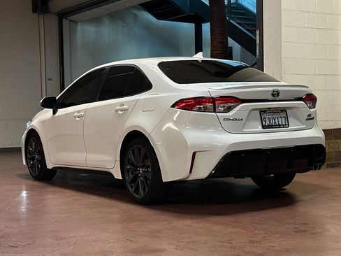 Used 2024 Toyota Corolla SE w/ SE Package image 3