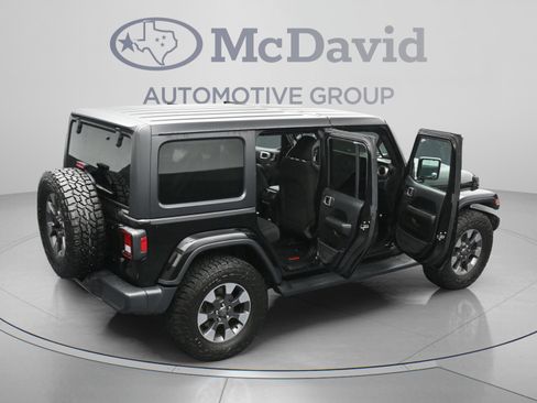 Used 2018 Jeep Wrangler Unlimited Sahara AWD/4WD image 45