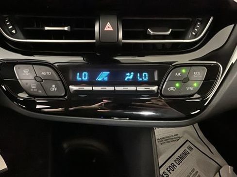 Used 2020 Toyota C-HR LE FWD image 21