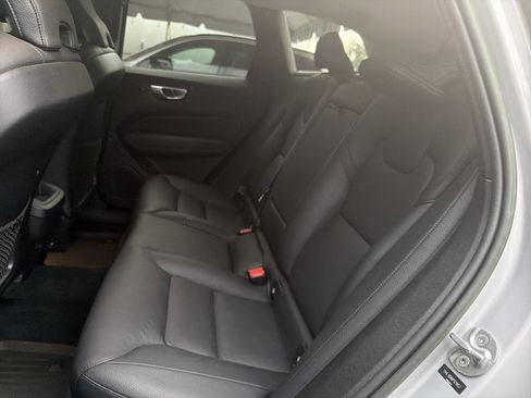 Certified 2023 Volvo XC60 B5 Plus w/ Protection Package Premier image 32