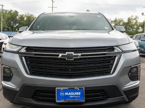 Used 2023 Chevrolet Traverse LT FWD image 3