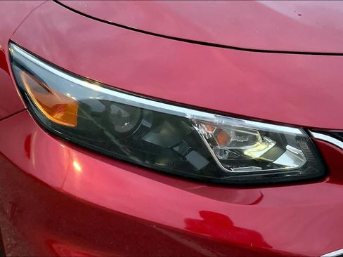 Used 2018 Chevrolet Malibu LT FWD image 23
