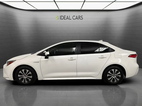 Used 2020 Toyota Corolla LE w/ Carpet Mat Package (TMS) FWD image 8