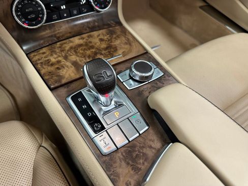 Used 2016 Mercedes-Benz SL 550 image 40