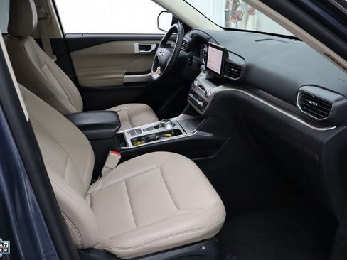 Used 2021 Ford Explorer XLT w/ Equipment Group 202A image 24