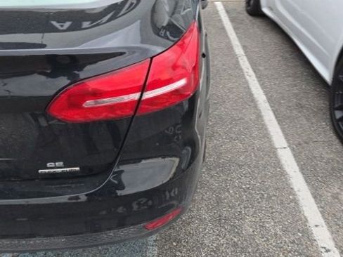 Used 2016 Ford Focus SE image 10