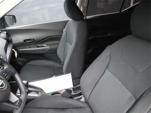 New 2025 Nissan Kicks Play S image 19