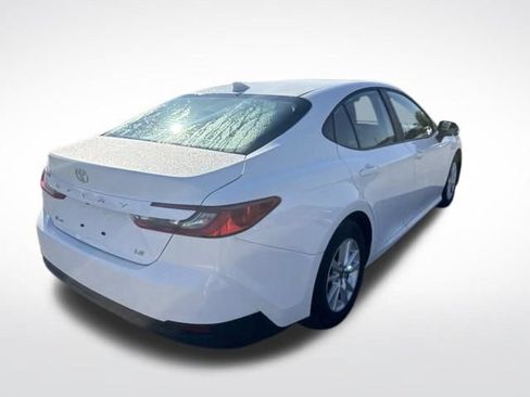 Used 2025 Toyota Camry LE FWD image 5