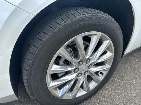 Used 2021 Buick Enclave Premium w/ Sun and Sites Package AWD/4WD image 8