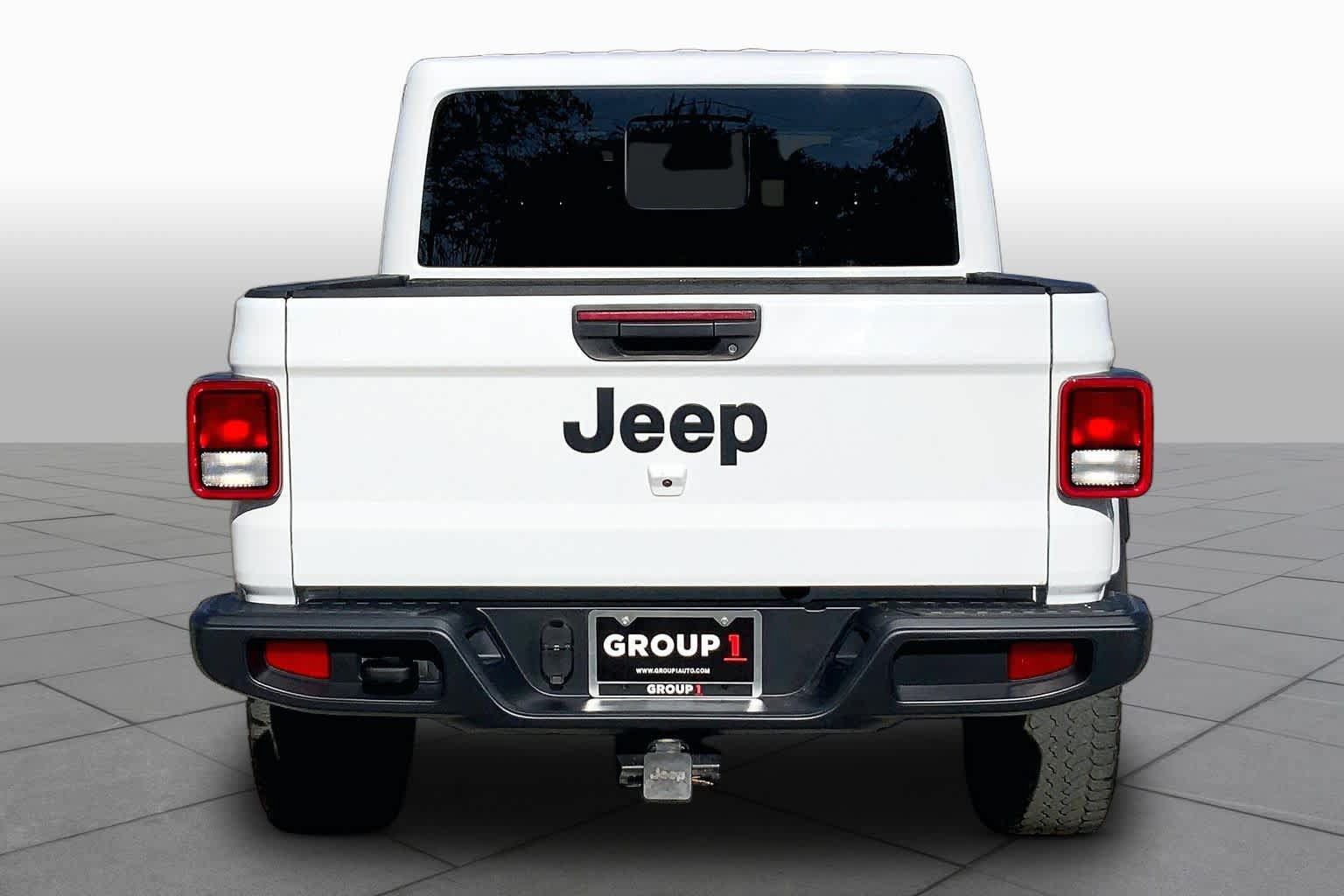 Used 2025 Jeep Gladiator Sport AWD/4WD image 5