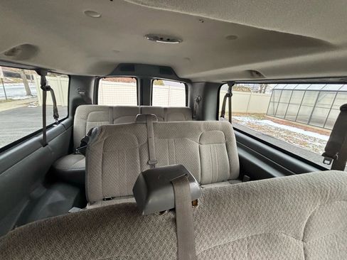 Used 2008 Chevrolet Express 3500 Extended Passenger w/ LT Preferred Equipment Group image 19