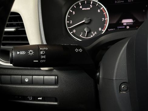 Used 2025 Nissan Rogue SV FWD image 35