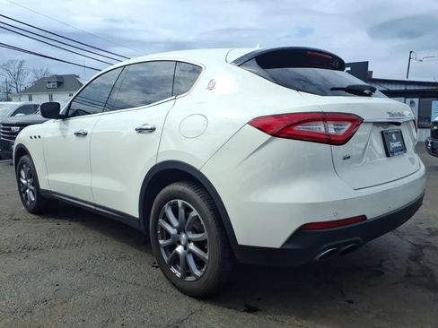 Used 2018 Maserati Levante image 5