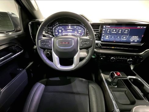 Used 2025 GMC Sierra 1500 SLT image 7