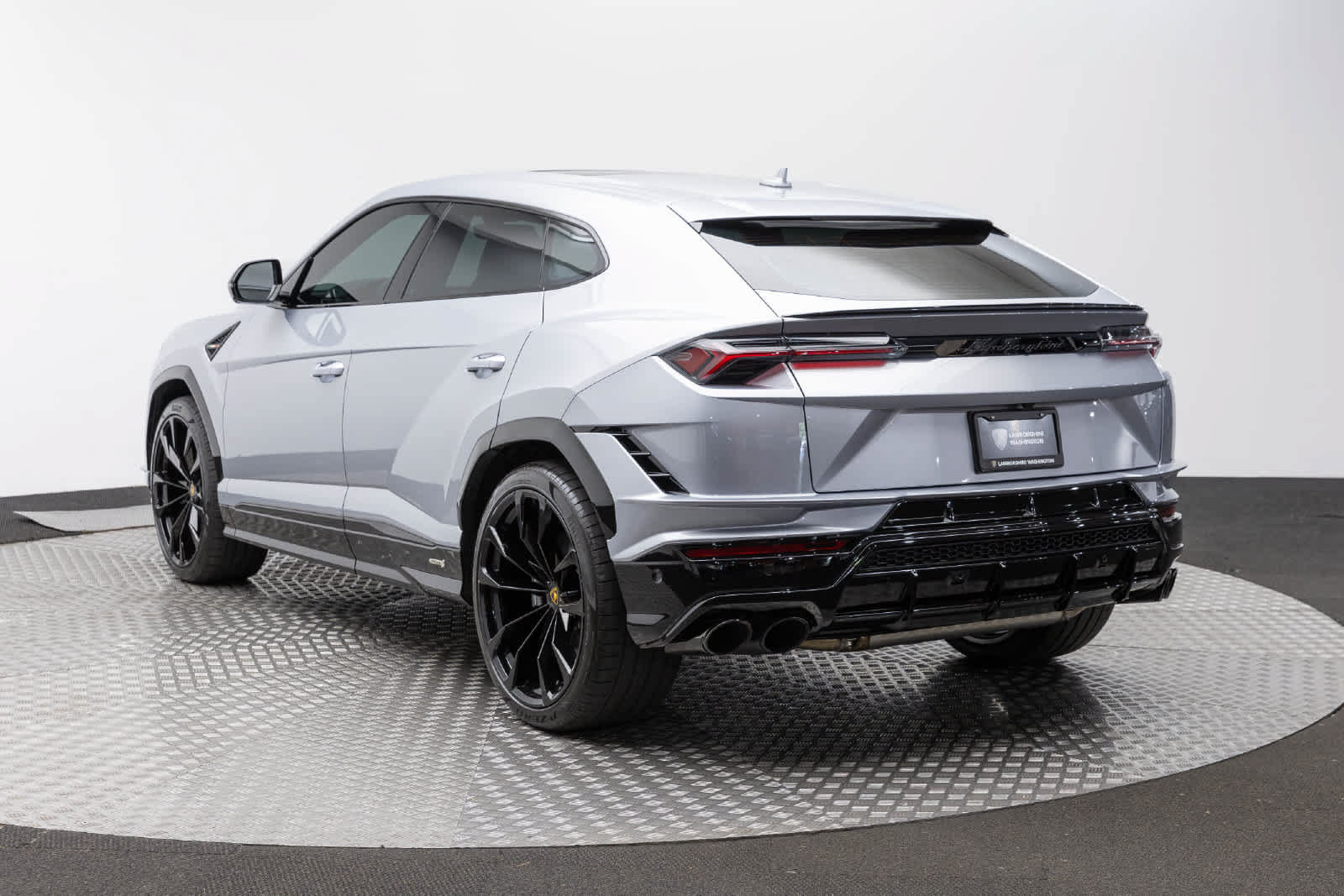 Used 2024 Lamborghini Urus S AWD/4WD image 4