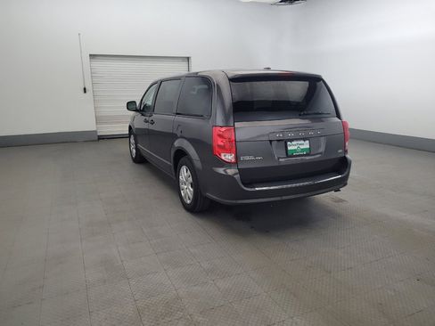 Used 2019 Dodge Grand Caravan SE w/ UConnect Hands-Free Group FWD image 5