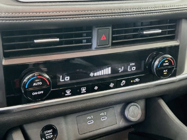 Used 2024 Nissan Rogue SV FWD image 17