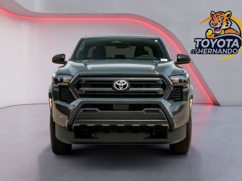 Used 2025 Toyota Tacoma SR AWD/4WD image 2